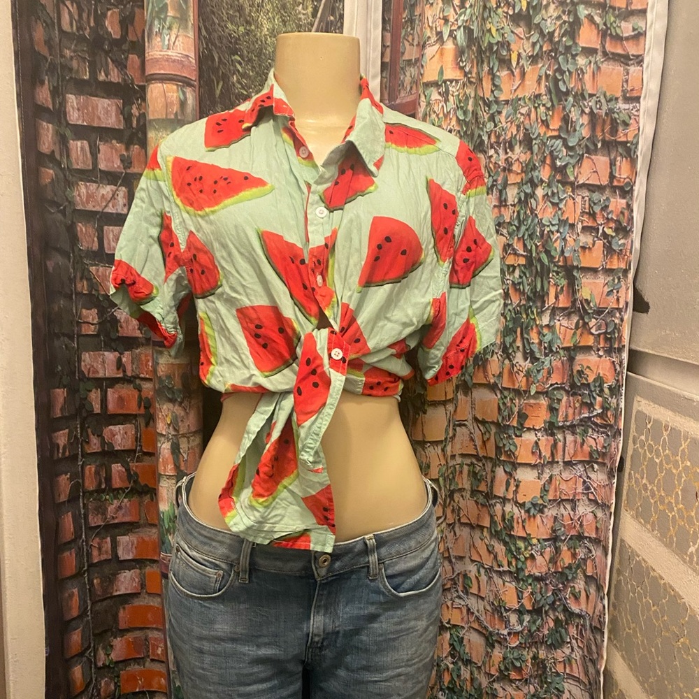Right avenue button down shirt. Watermelon print size L